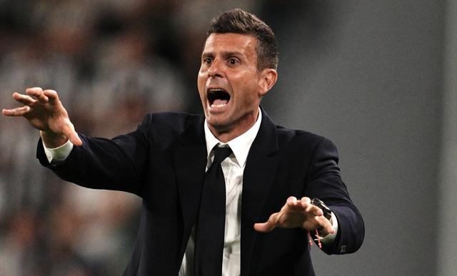 尤文图斯遭遇连败,球迷呼吁换帅 尤文图斯遭遇连败,球迷呼吁换帅