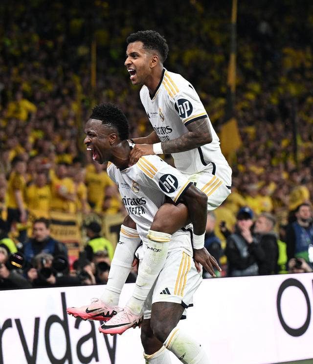 关于荷兰球队力挽狂澜,惊现欧冠大获胜利的信息 关于荷兰球队力挽狂澜,惊现欧冠大获胜利的信息