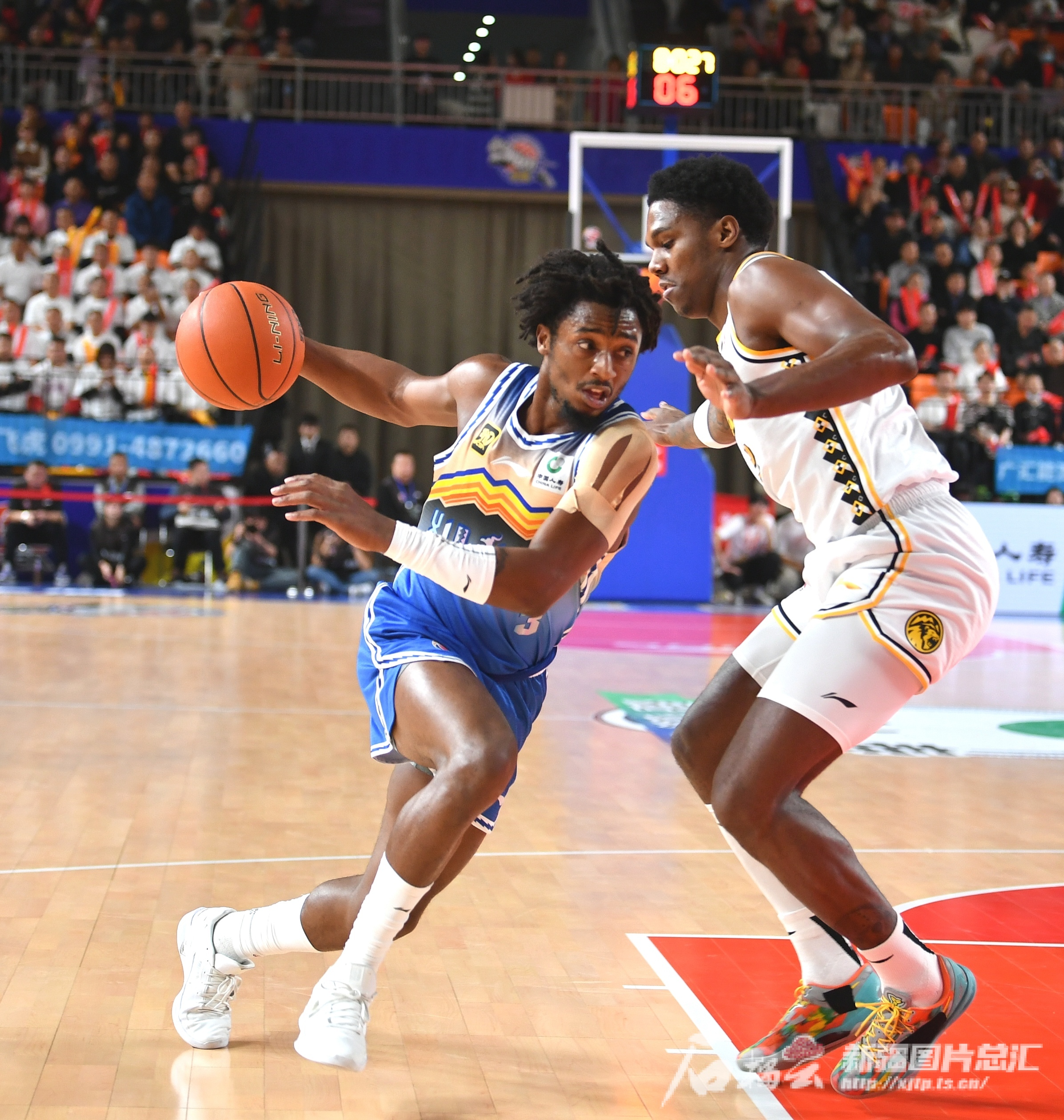 广东队士气高涨,准备面对新疆男篮 广东队士气高涨,准备面对新疆男篮