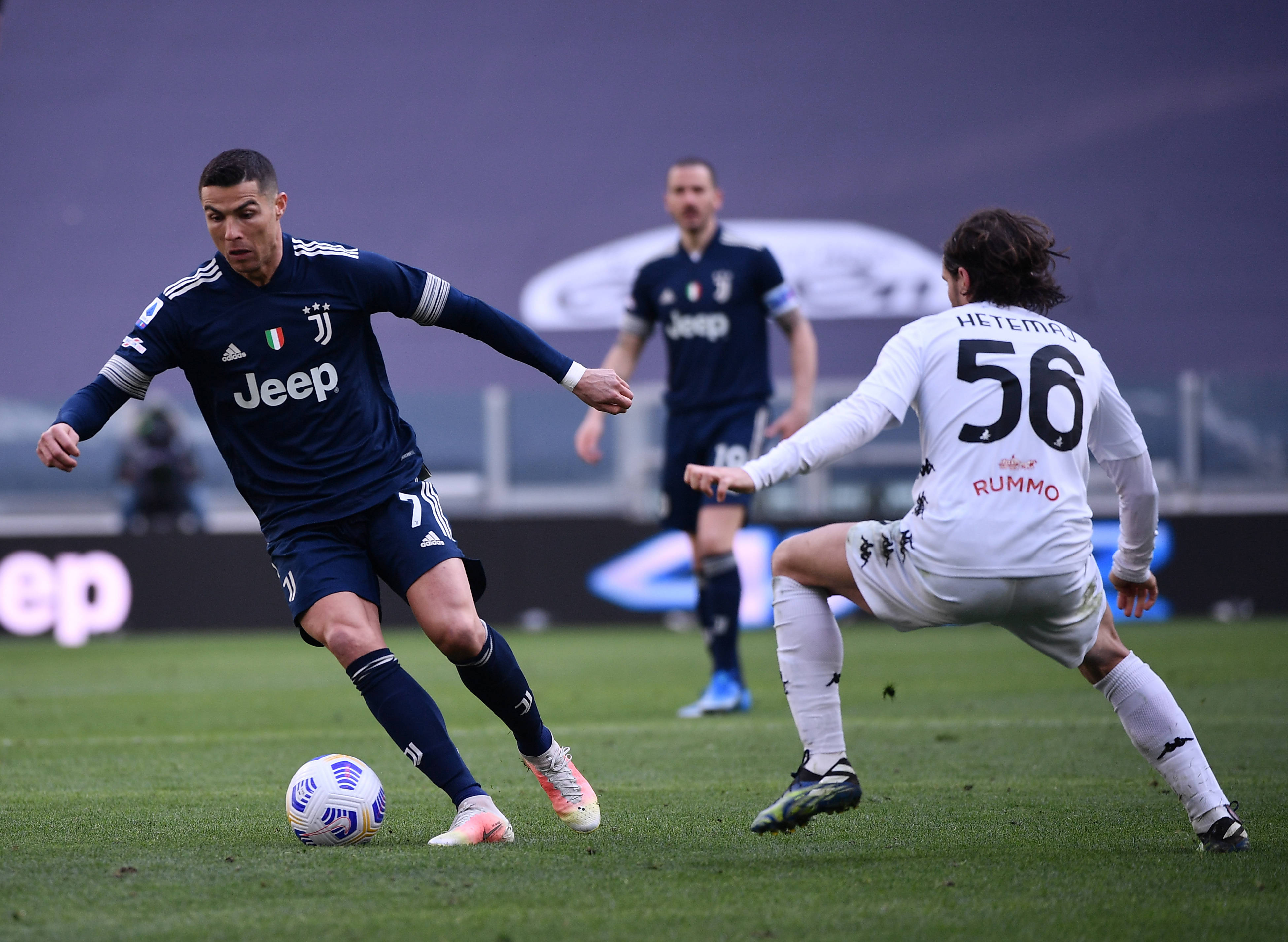 包含尤文图斯客场不敌桑普多利亚，萨普塔拉绝杀制胜的词条