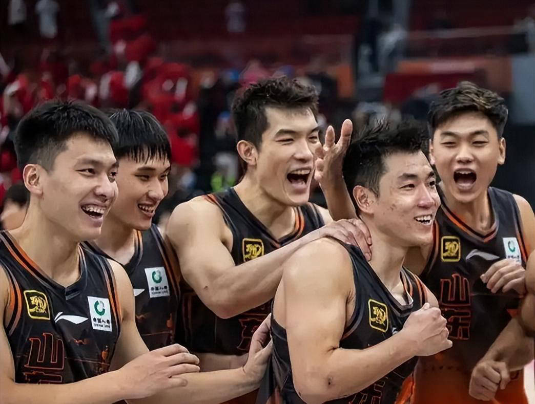 球队备战新赛季CBA联赛,全力以赴备战 球队备战新赛季CBA联赛,全力以赴备战