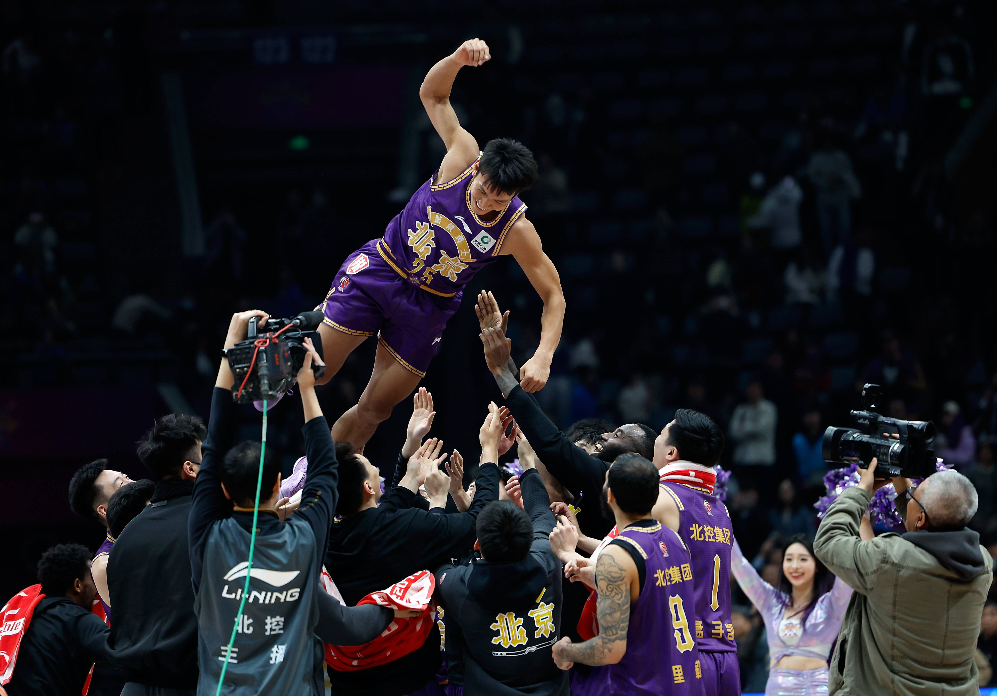 球队备战新赛季CBA联赛,全力以赴备战 球队备战新赛季CBA联赛,全力以赴备战