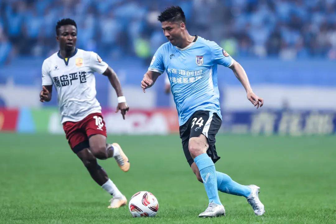 小克鲁斯队员发挥出色,帮助球队夺冠 小克鲁斯队员发挥出色,帮助球队夺冠