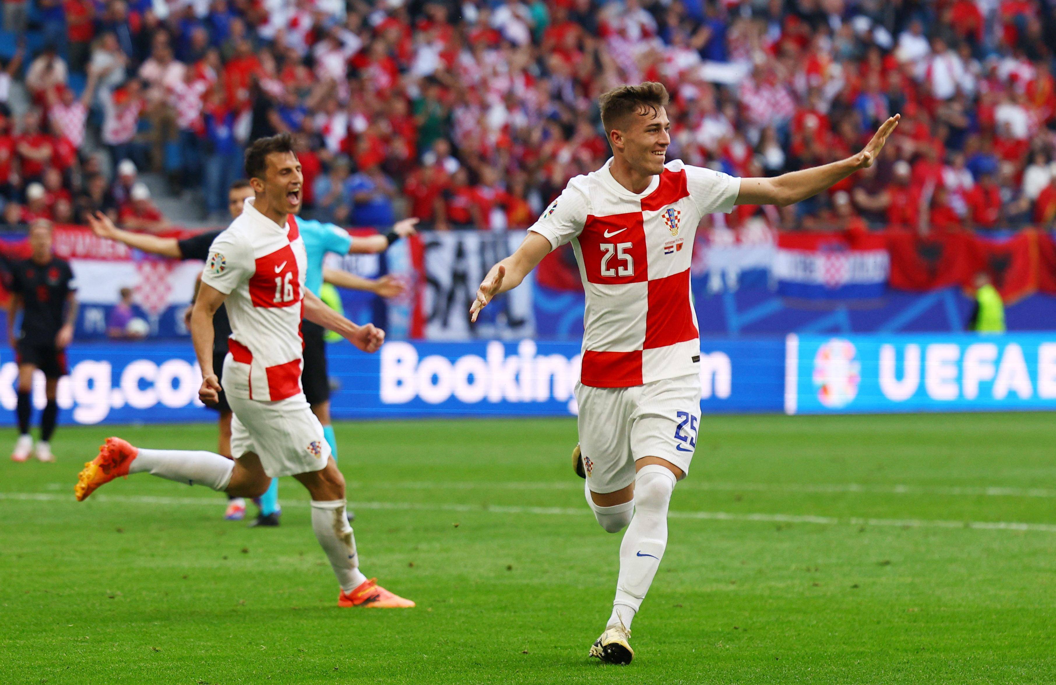 克罗地亚队在国际篮联杯赛中晋级