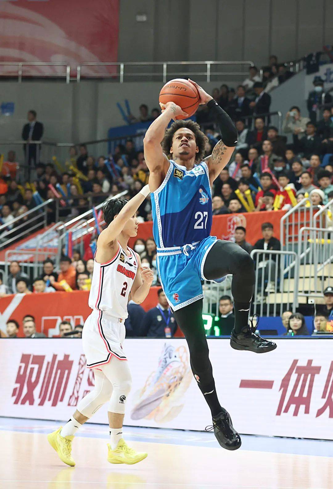 关于福建队在比赛中实现逆袭，队员赢得尊重的信息