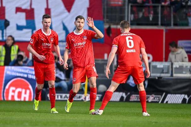 包含斯托克城主场大胜,士气高涨,球队再现昔日实力的词条 包含斯托克城主场大胜,士气高涨,球队再现昔日实力的词条