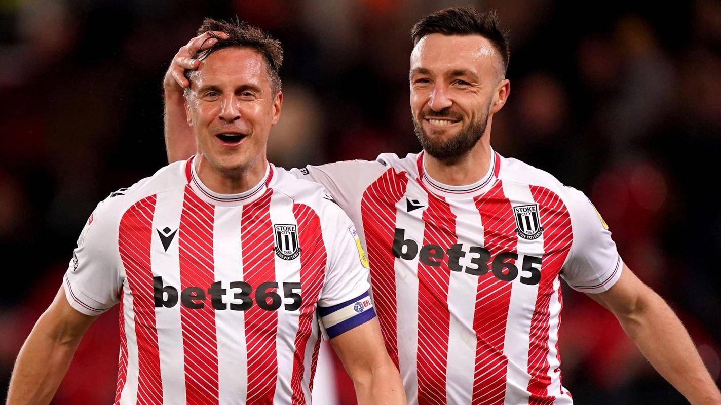 包含斯托克城主场大胜,士气高涨,球队再现昔日实力的词条 包含斯托克城主场大胜,士气高涨,球队再现昔日实力的词条