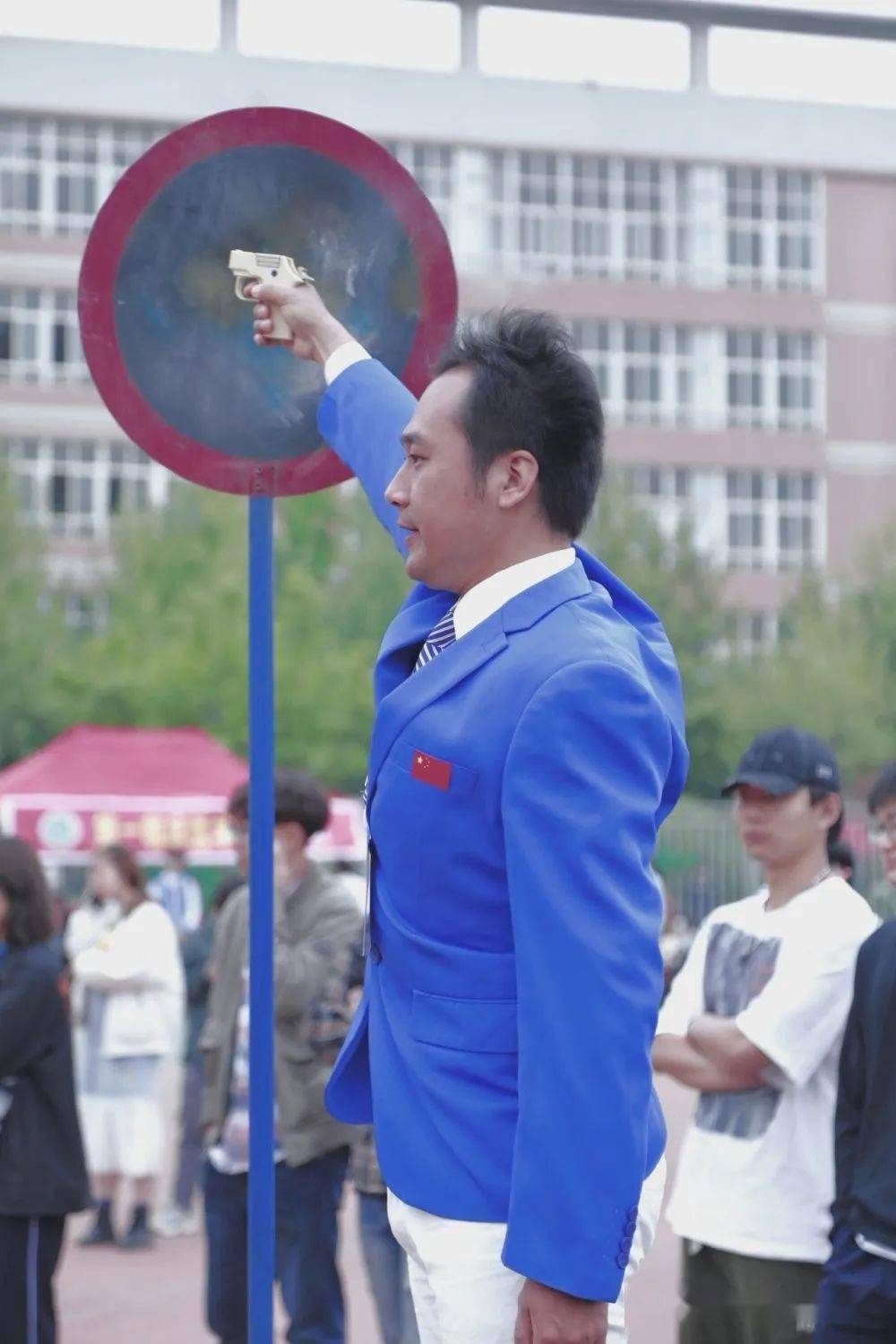 多特蒙德团队士气高昂,迸发胜利之火的简单介绍 多特蒙德团队士气高昂,迸发胜利之火的简单介绍