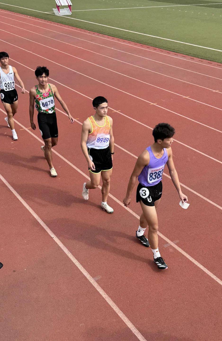 包含田径比赛中选手速度惊人,冲刺过程展现出色技术的词条 包含田径比赛中选手速度惊人,冲刺过程展现出色技术的词条