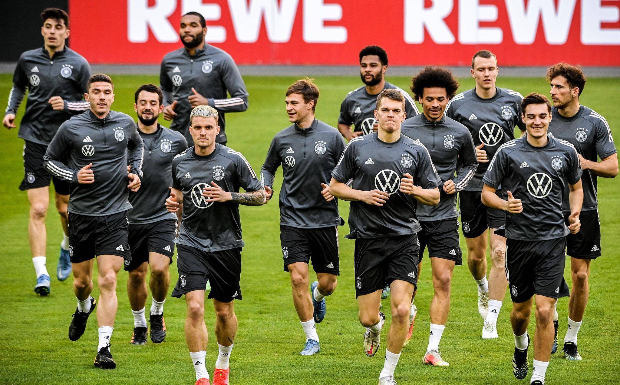 波黑队在战斗中获胜,成功晋级下一轮 波黑队在战斗中获胜,成功晋级下一轮