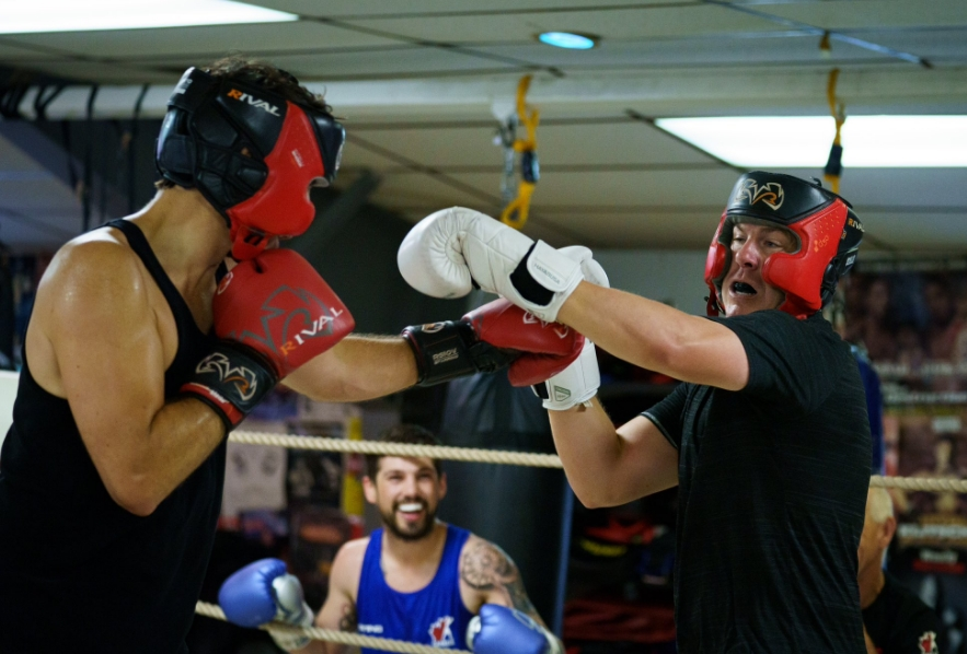 乌克兰拳击选手技压群雄,轻松晋级的简单介绍 乌克兰拳击选手技压群雄,轻松晋级的简单介绍