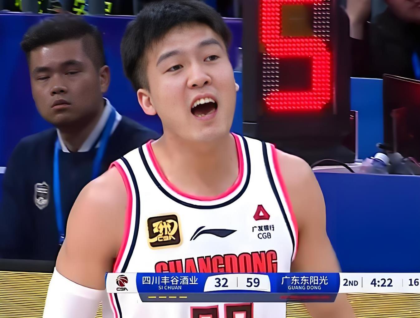 包含关键时刻亮剑,球员个人表现抢眼的词条 包含关键时刻亮剑,球员个人表现抢眼的词条