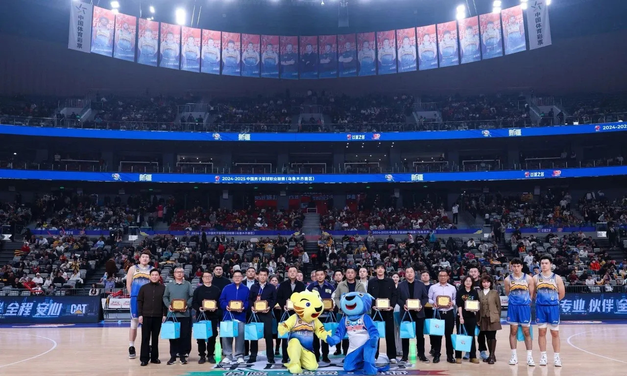 球队举行球迷节庆活动，推动团队凝聚