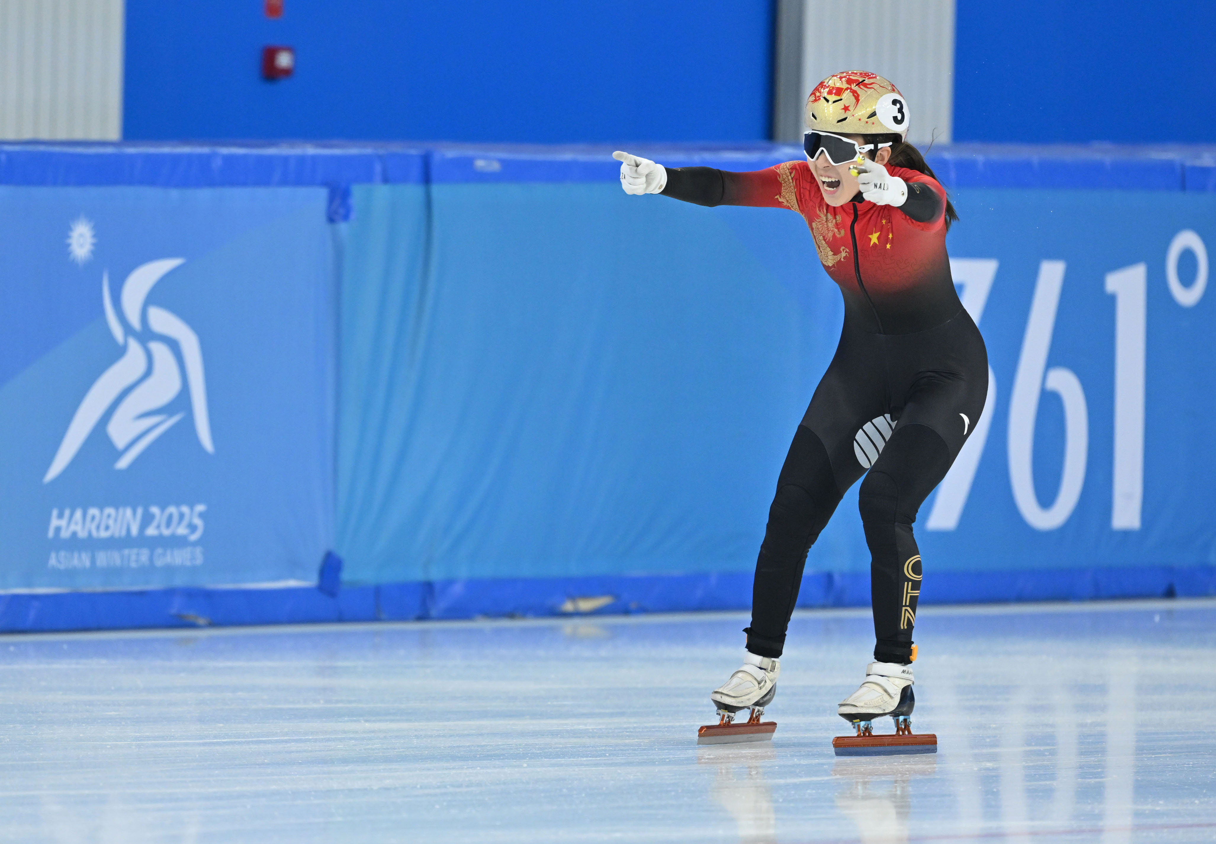 比利时选手获得女子竞速滑板冠军 比利时选手获得女子竞速滑板冠军