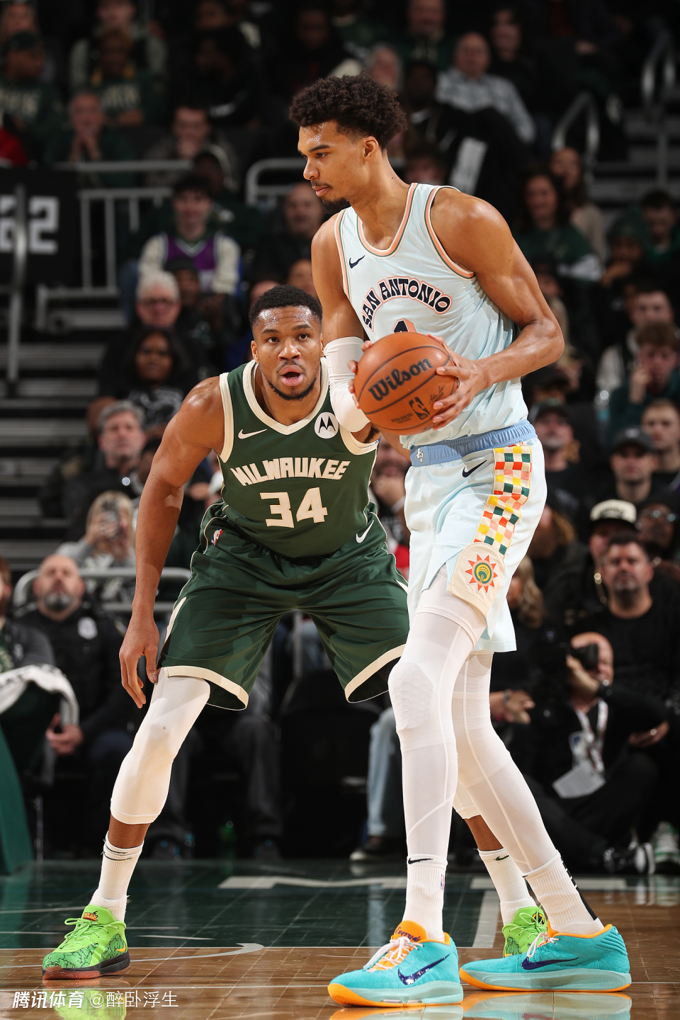 爵士双枪联手!赢下雄鹿取得胜利 爵士双枪联手!赢下雄鹿取得胜利