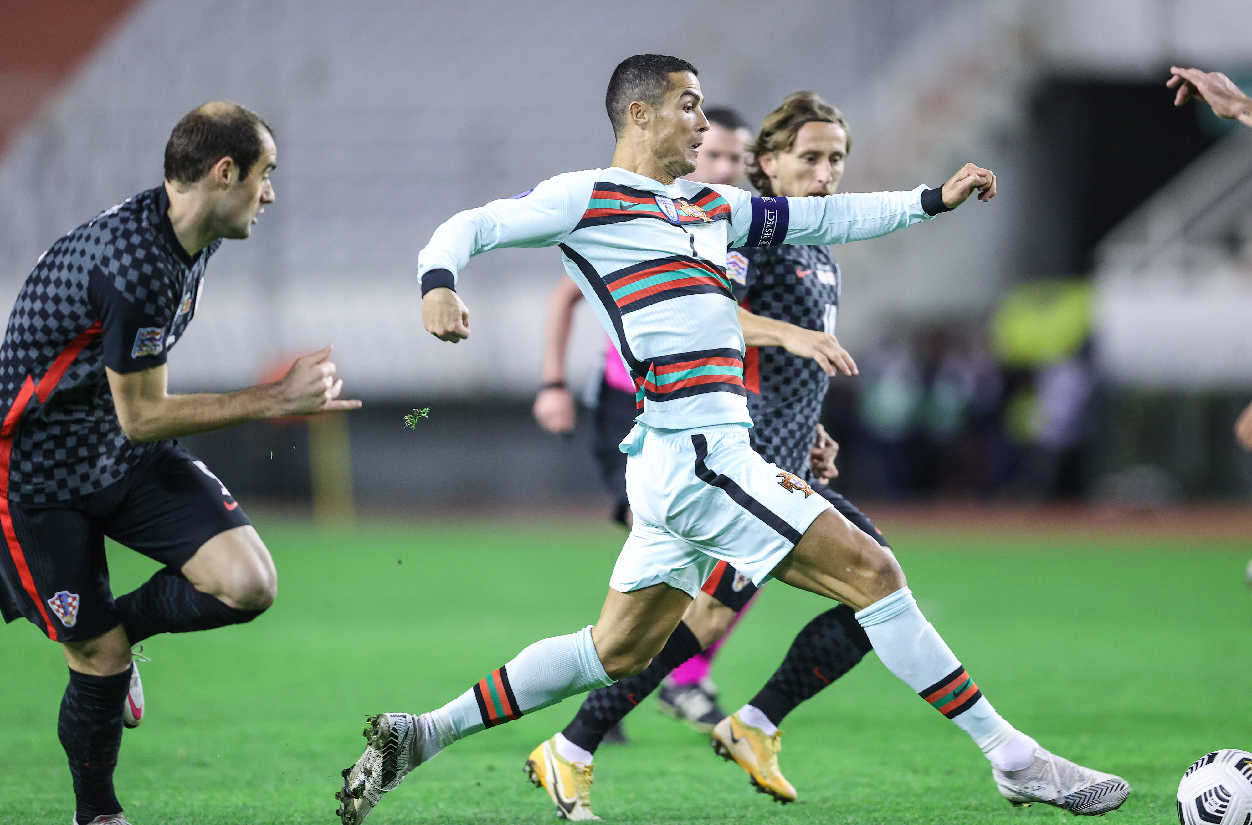 葡萄牙队不敌对手,意外出局 葡萄牙队不敌对手,意外出局