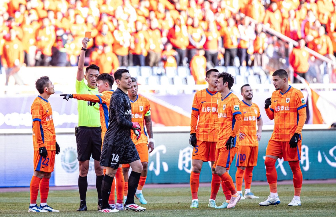 鲁能客场大克劲旅,保持中超榜首地位! 鲁能客场大克劲旅,保持中超榜首地位!