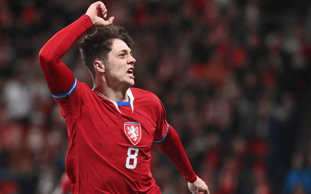 关于捷克球队掀起赛场热潮赢得半决赛资格的信息 关于捷克球队掀起赛场热潮赢得半决赛资格的信息