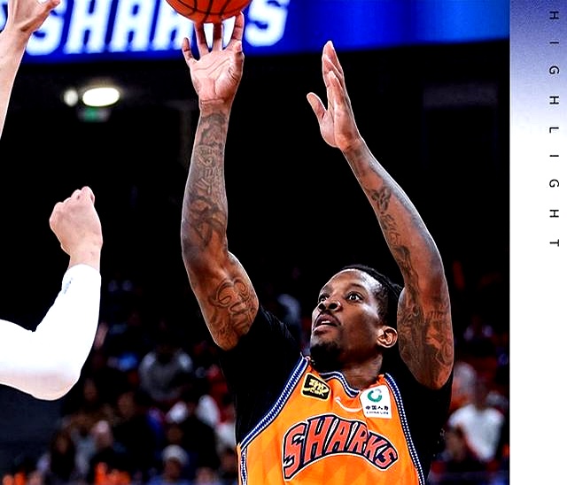 绿衫军队新赛季目标锁定季后赛,士气高昂 绿衫军队新赛季目标锁定季后赛,士气高昂