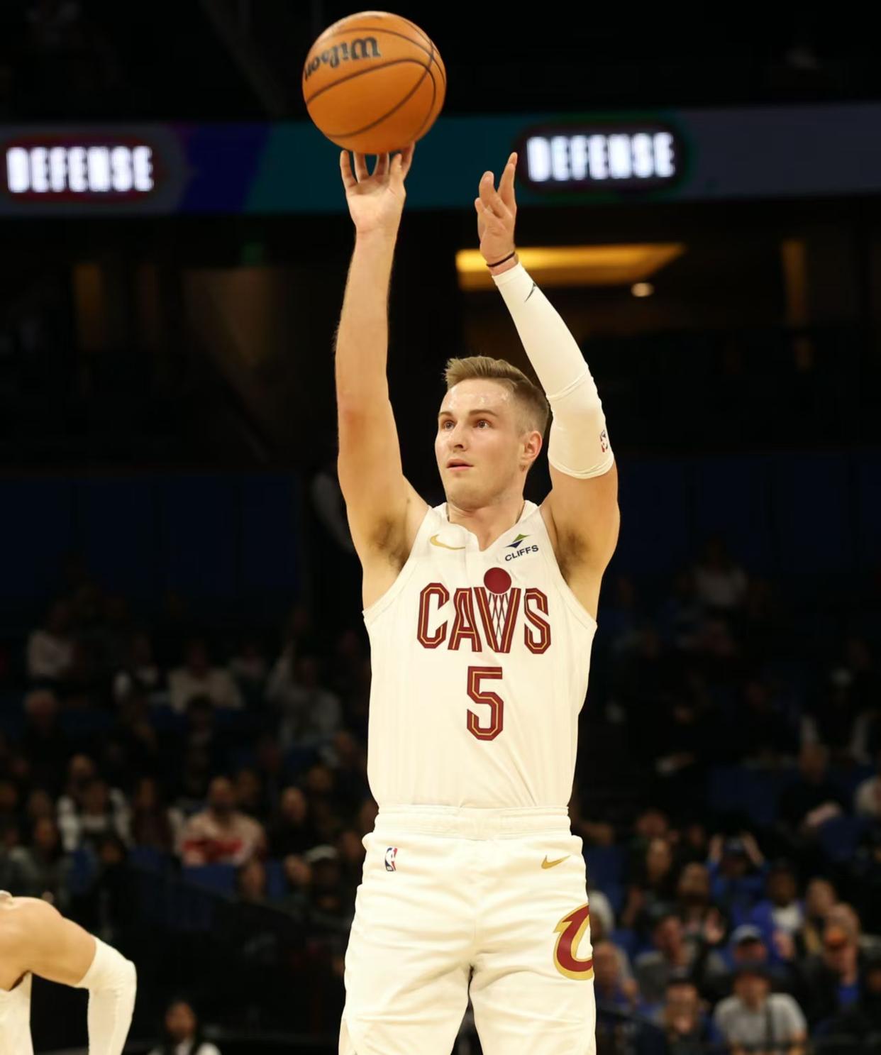 活塞胜独行侠:凯里-厄文独得分带队胜利 活塞胜独行侠:凯里-厄文独得分带队胜利