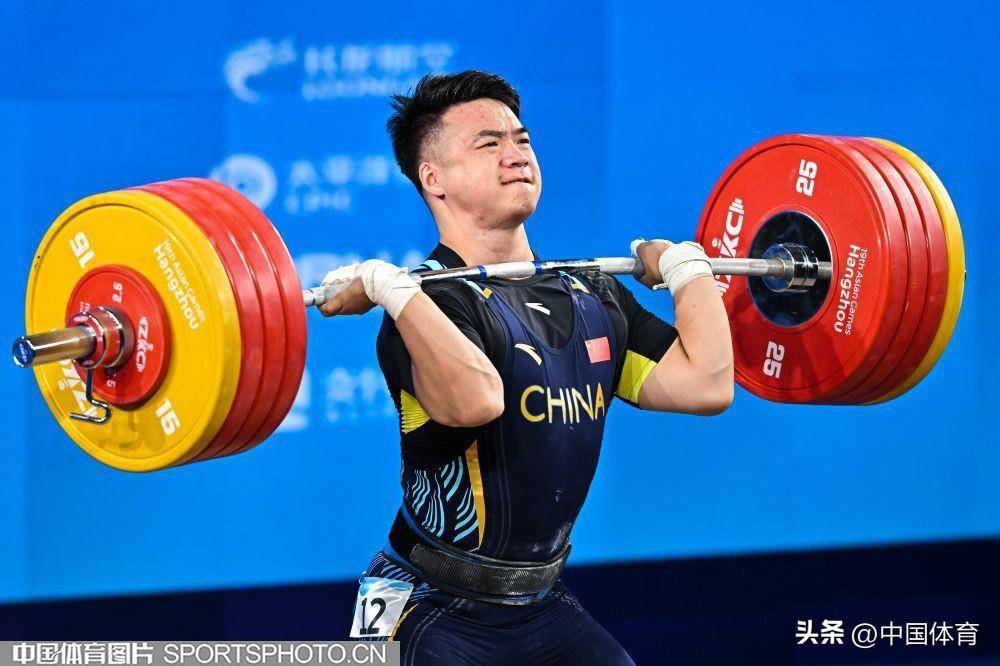 泰国举重选手突破个人极限夺得铜牌 泰国举重选手突破个人极限夺得铜牌