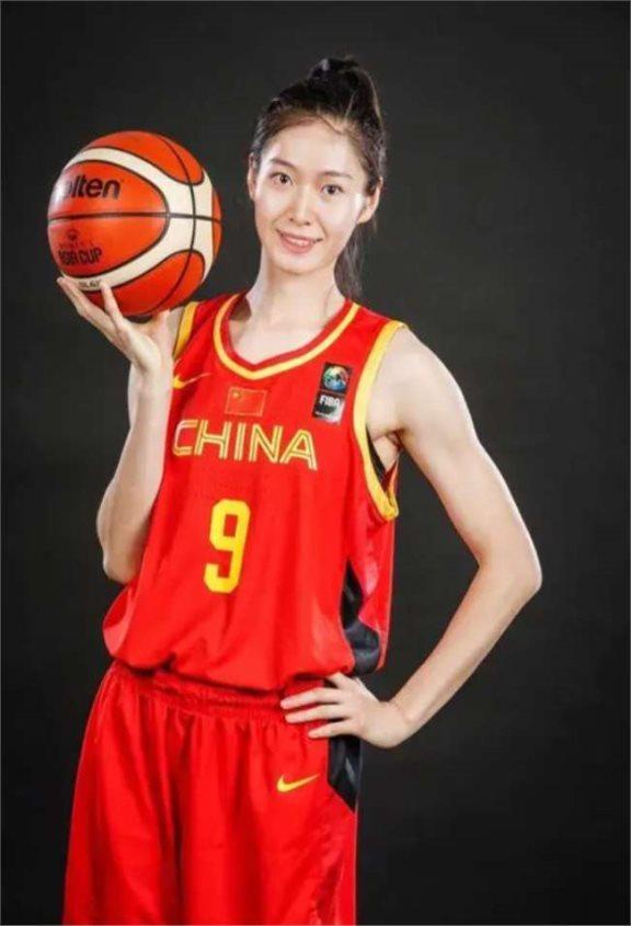 中国女篮进军国际榜单前四,实力令人瞩目 中国女篮进军国际榜单前四,实力令人瞩目