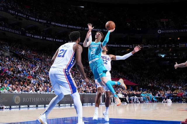 灰熊逆袭战胜黄蜂重返胜利宝座 灰熊逆袭战胜黄蜂重返胜利宝座