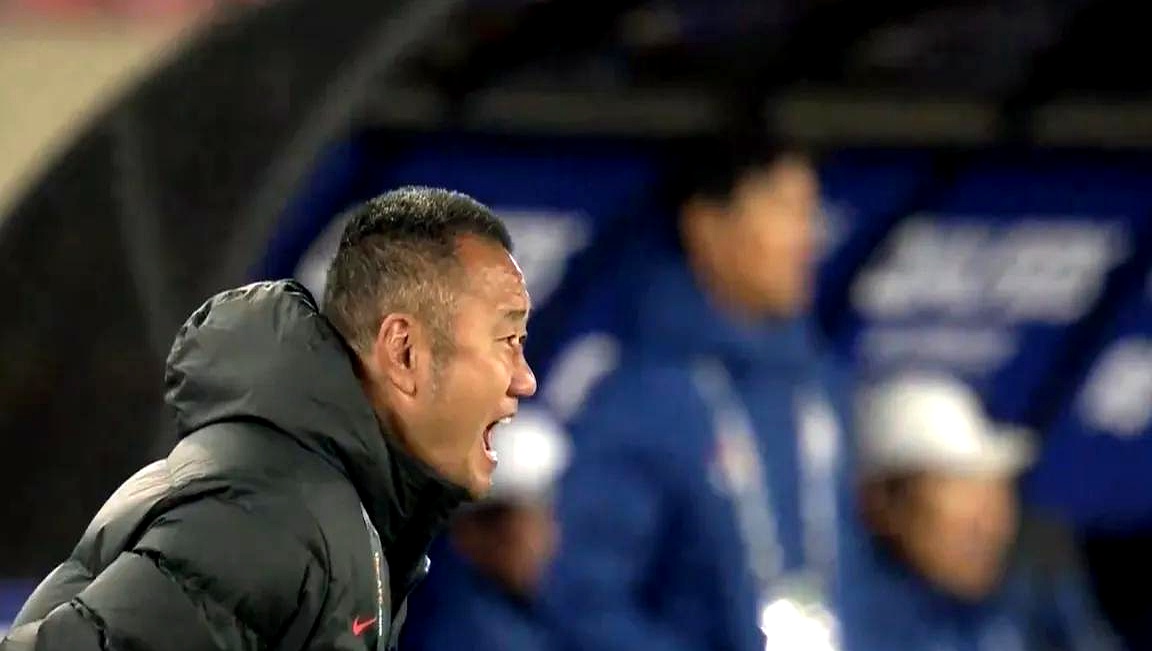 关于贝尔恩与汉诺威队战平,球员展现团结合作的信息 关于贝尔恩与汉诺威队战平,球员展现团结合作的信息