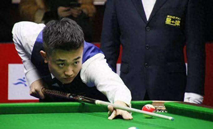 河南队在焦灼比赛中崭露头角,成功晋级下一轮 河南队在焦灼比赛中崭露头角,成功晋级下一轮