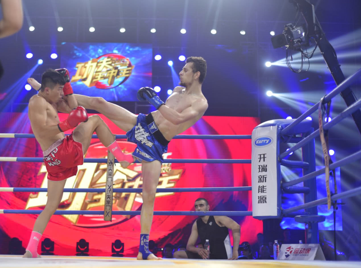 河南队在焦灼比赛中崭露头角,成功晋级下一轮 河南队在焦灼比赛中崭露头角,成功晋级下一轮