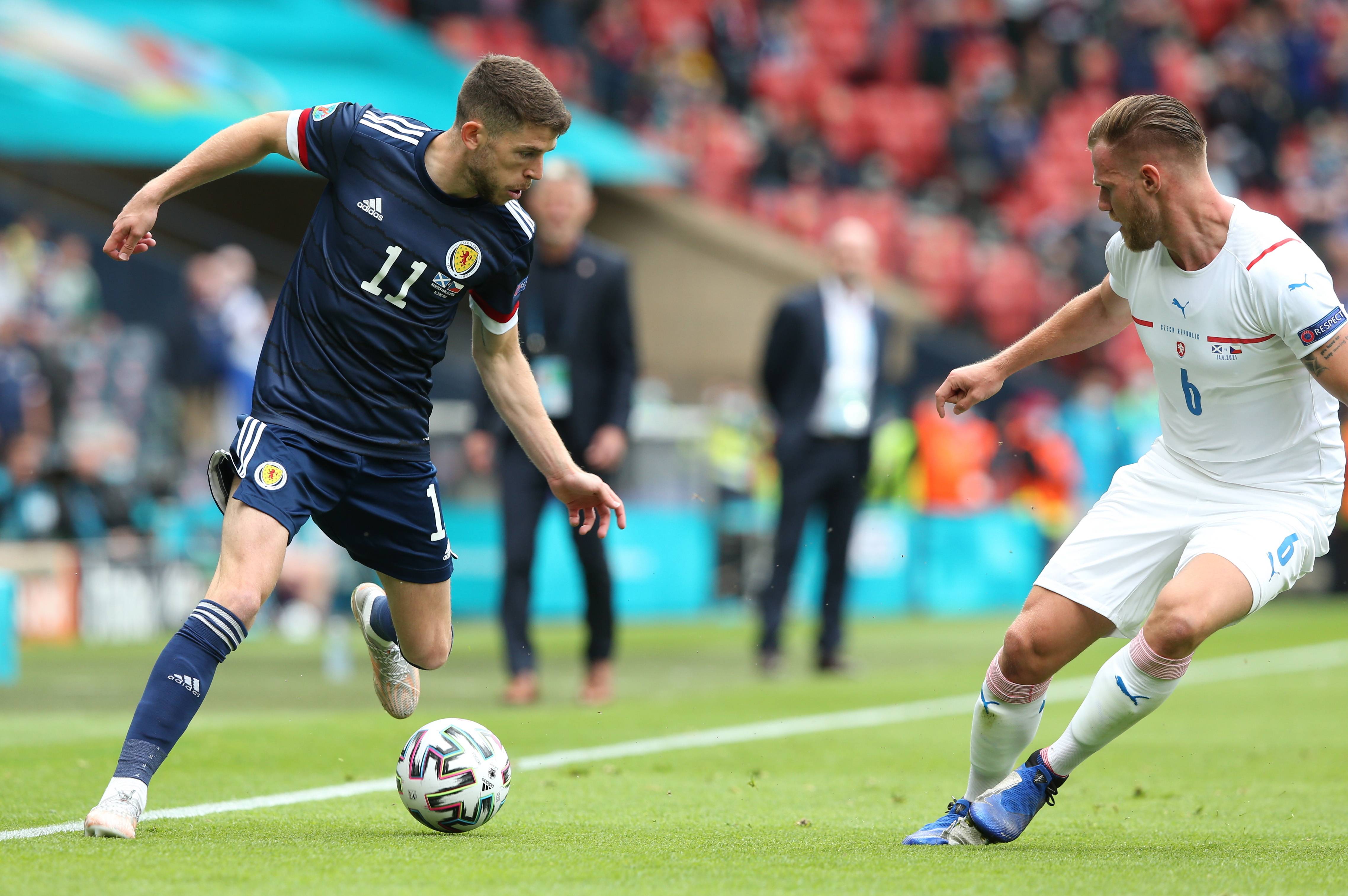 捷克队苦战晋级,展现不屈精神赢得赞誉 捷克队苦战晋级,展现不屈精神赢得赞誉