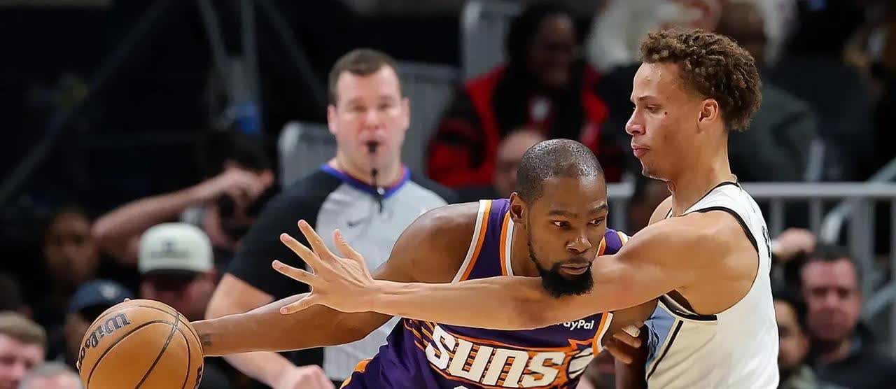 对手表现低迷,被球队轻松击败 对手表现低迷,被球队轻松击败