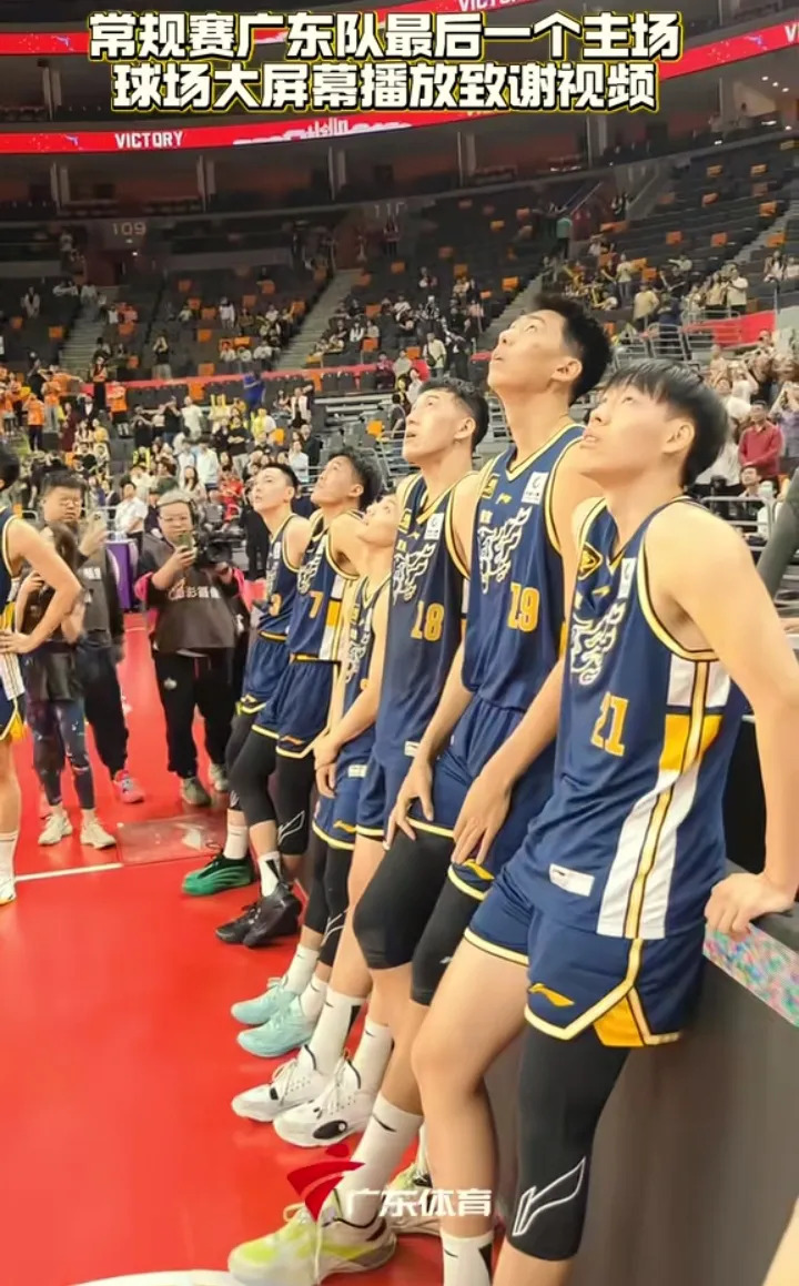 战绩排名变化频繁,CBA联赛火爆程度不减 战绩排名变化频繁,CBA联赛火爆程度不减