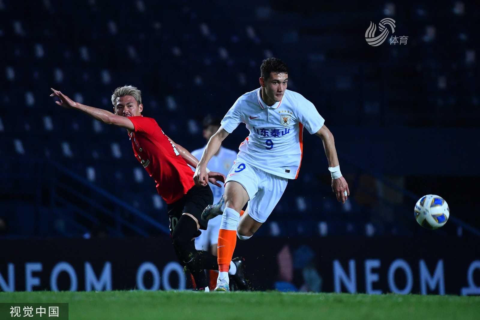 关于沙尔克遭遇两连败，主帅下课传闻四起的信息