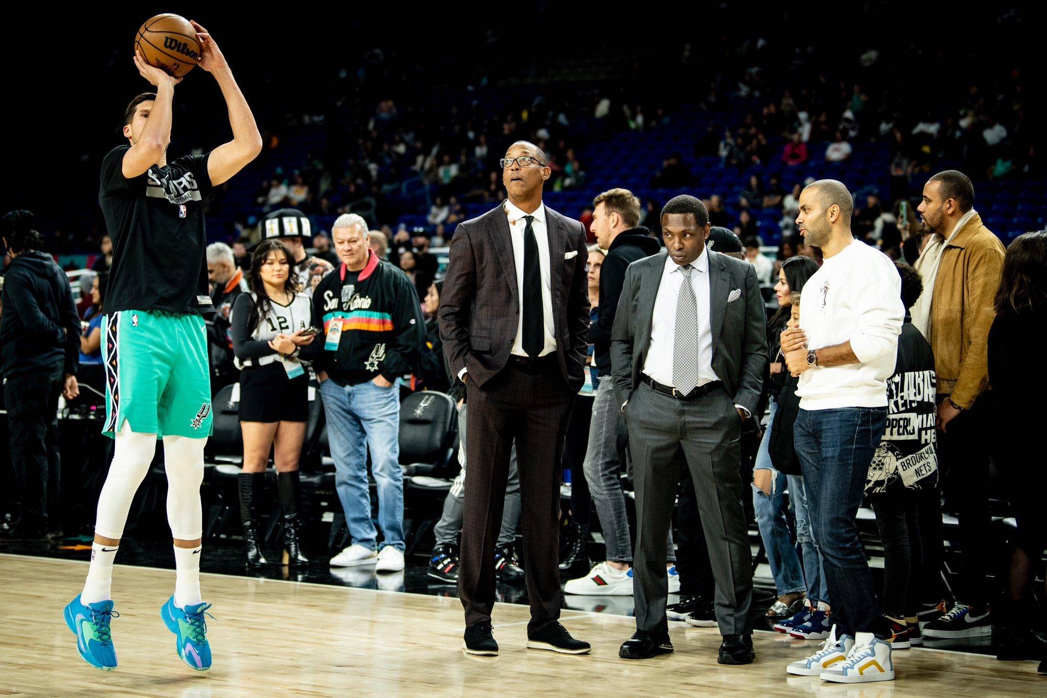 欧洲预选赛:德国马刺大胜,强势卫冕之路 欧洲预选赛:德国马刺大胜,强势卫冕之路