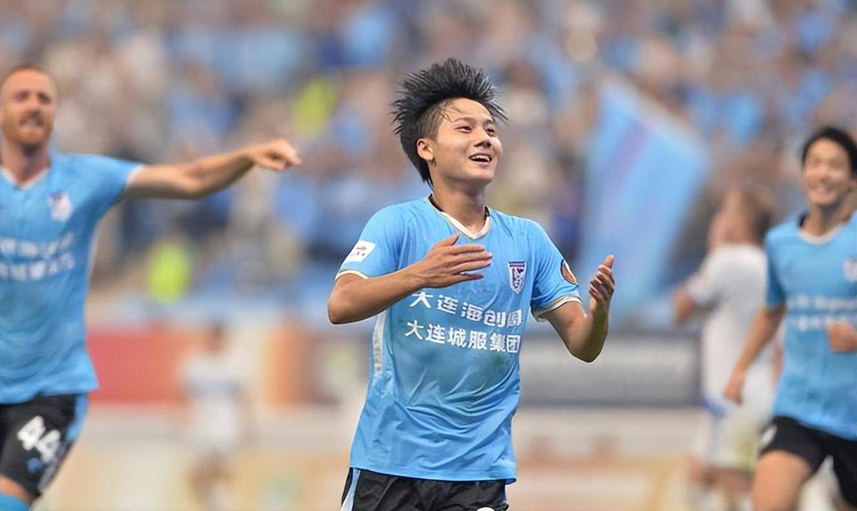 中超球员表现抢眼,大放异彩备受瞩目 中超球员表现抢眼,大放异彩备受瞩目