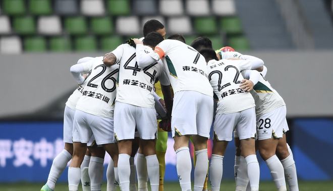 狼队中场战平,保级形势不容乐观 狼队中场战平,保级形势不容乐观