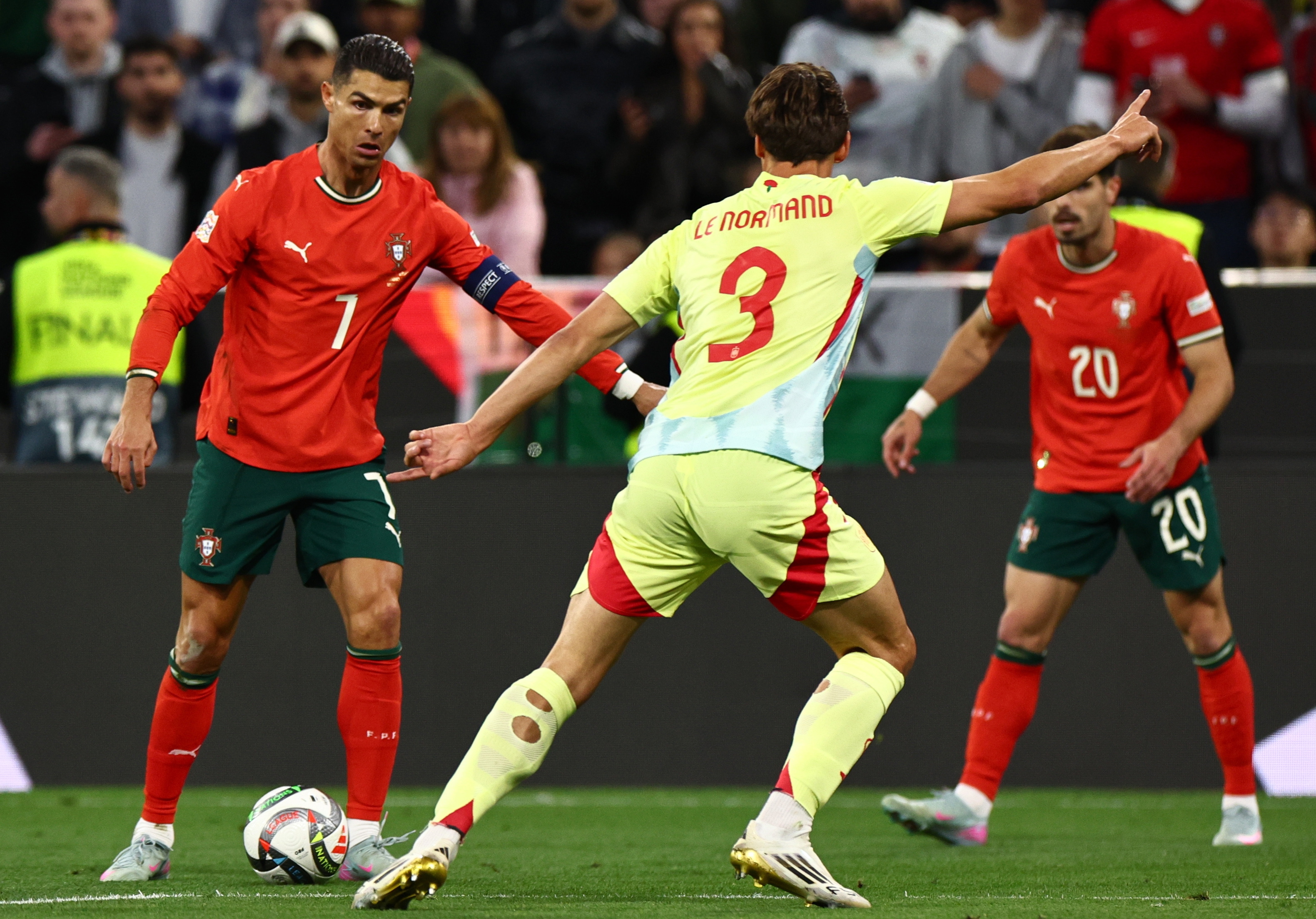 葡萄牙连扫两队，成功晋级欧洲杯决赛