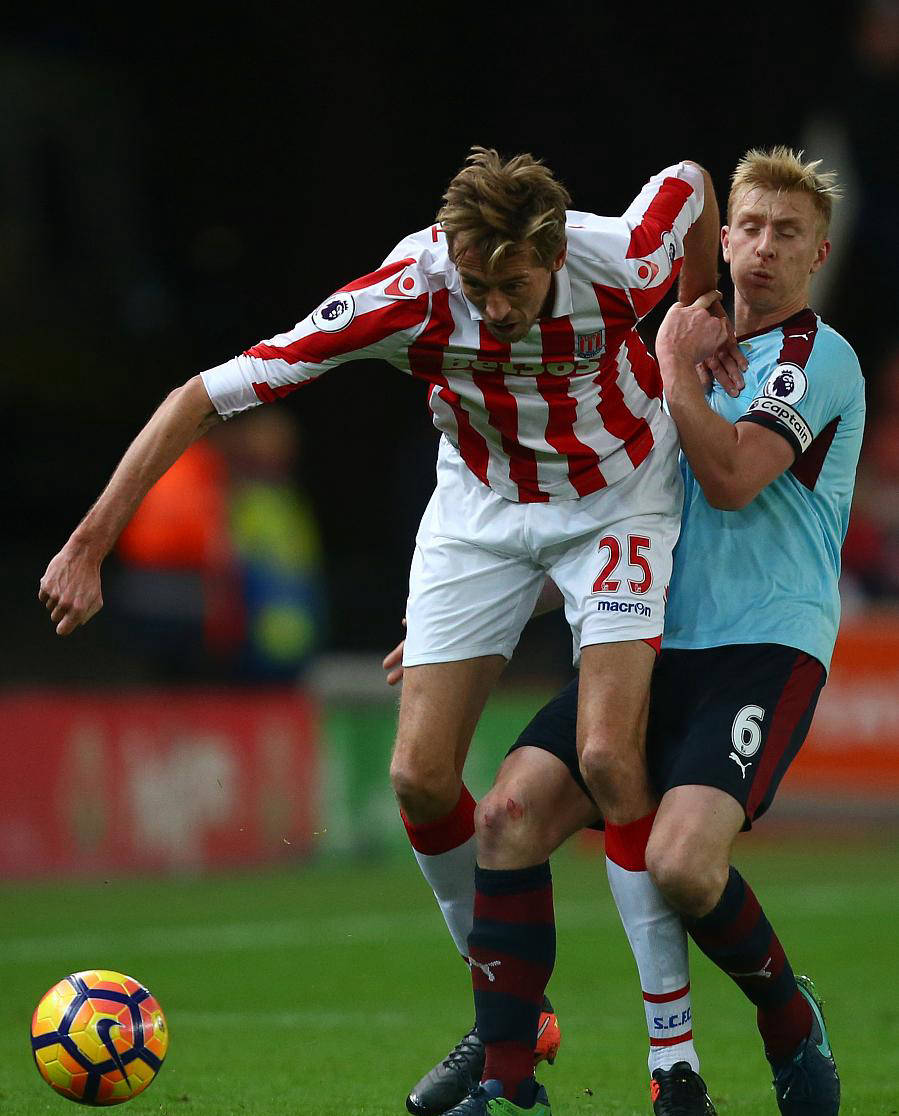 斯托克城客场惨败,英冠降级风波不绝 斯托克城客场惨败,英冠降级风波不绝