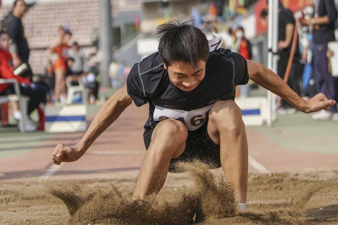 奋力拼搏,各国选手以顽强毅力刷新记录的简单介绍 奋力拼搏,各国选手以顽强毅力刷新记录的简单介绍