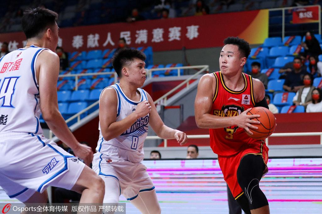 上海狂胜,轻松战胜对手继续前行 上海狂胜,轻松战胜对手继续前行