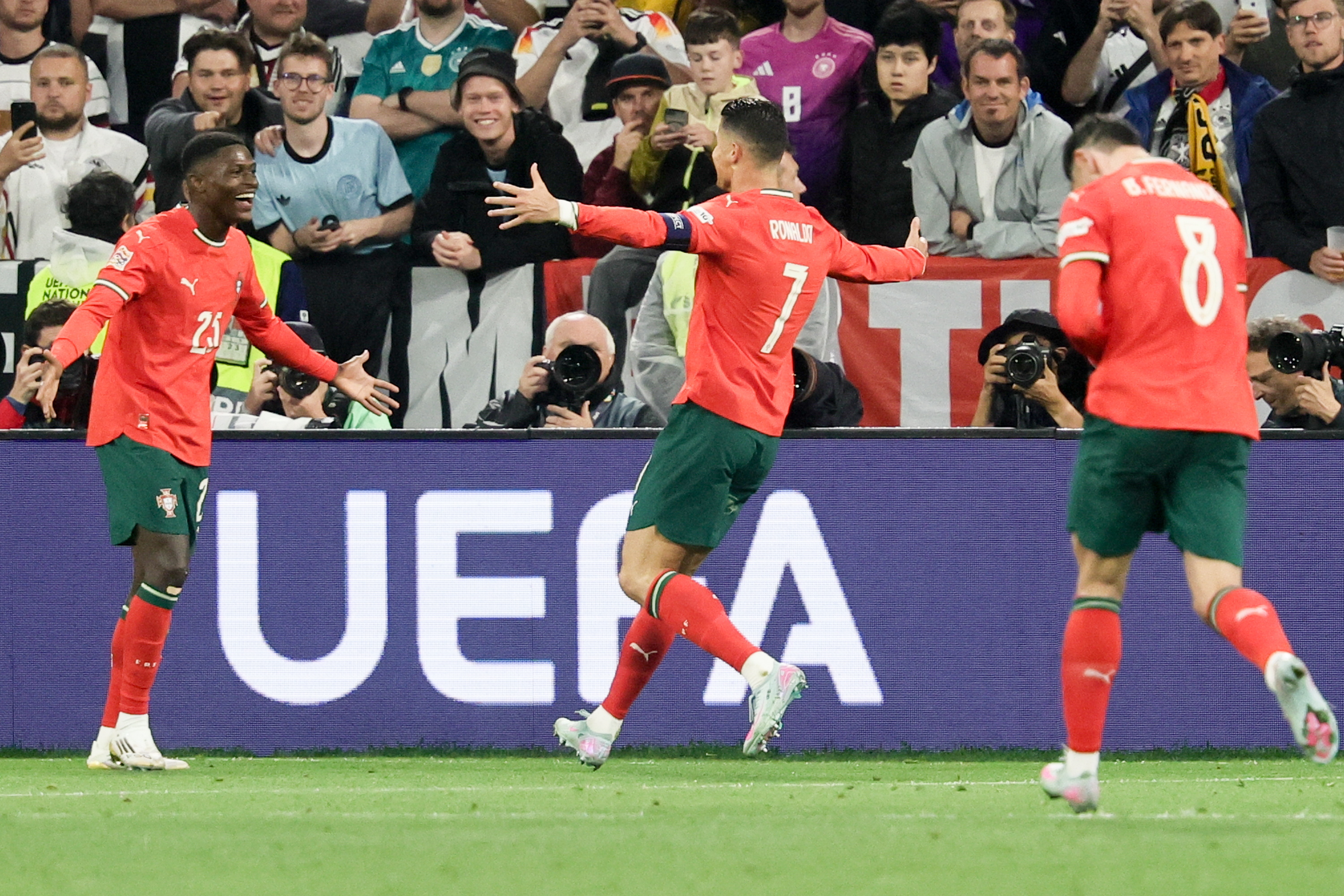 关于葡萄牙客场挑战爱尔兰,争取三分胜利的信息 关于葡萄牙客场挑战爱尔兰,争取三分胜利的信息