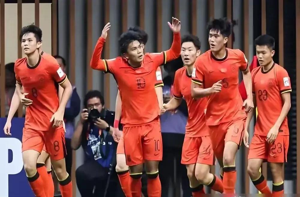 关于足球球队挖掘新人才，力求培养下一个巨星的信息