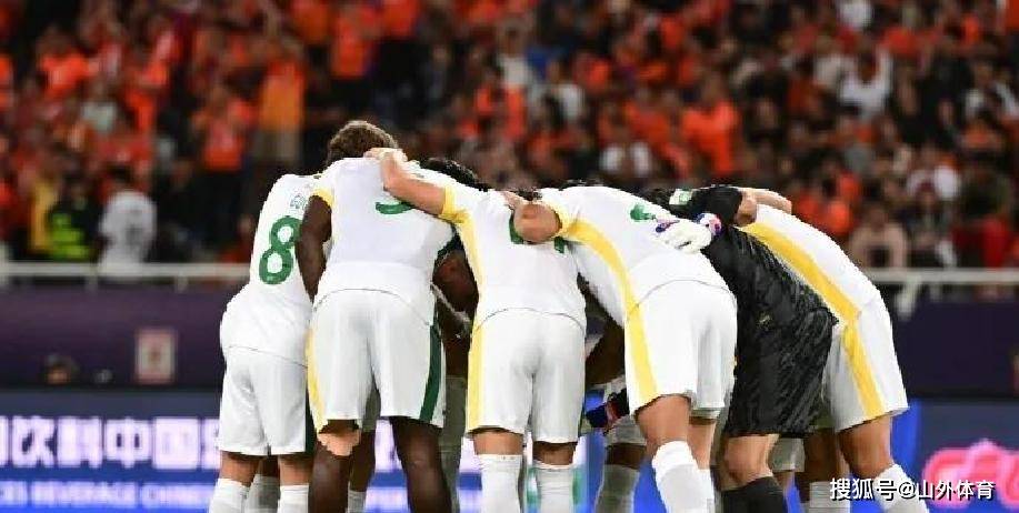 包含球星受伤离场，球队状态下滑引发危机的词条