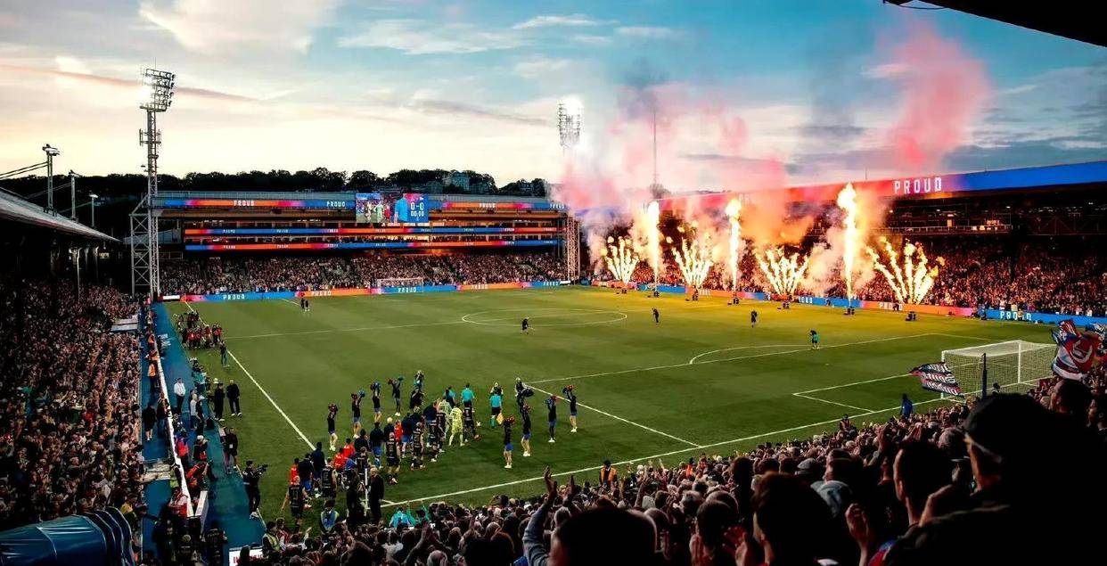 包含水晶宫逆转取胜,球队表现谓有上佳的词条 包含水晶宫逆转取胜,球队表现谓有上佳的词条