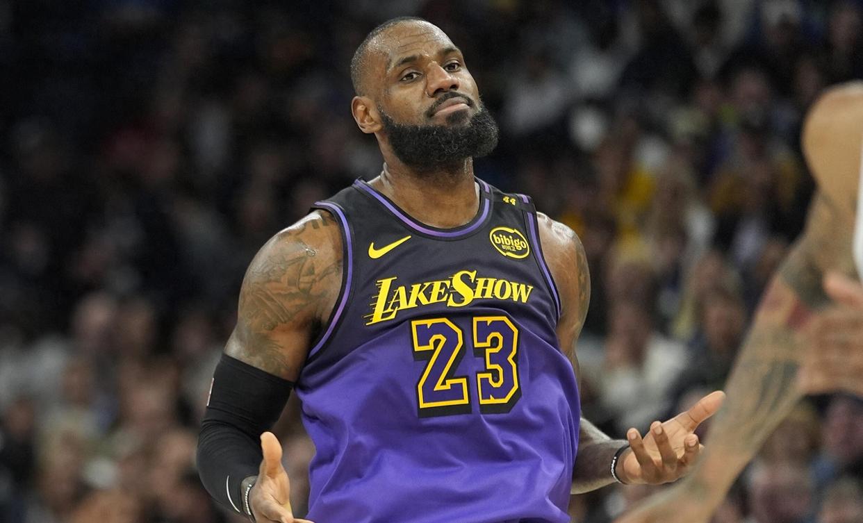 湖人队大胜雄鹿,詹姆斯神奇表现 湖人队大胜雄鹿,詹姆斯神奇表现