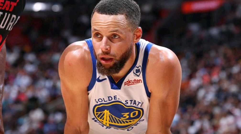 火箭队再次战胜勇士，取得关键胜利