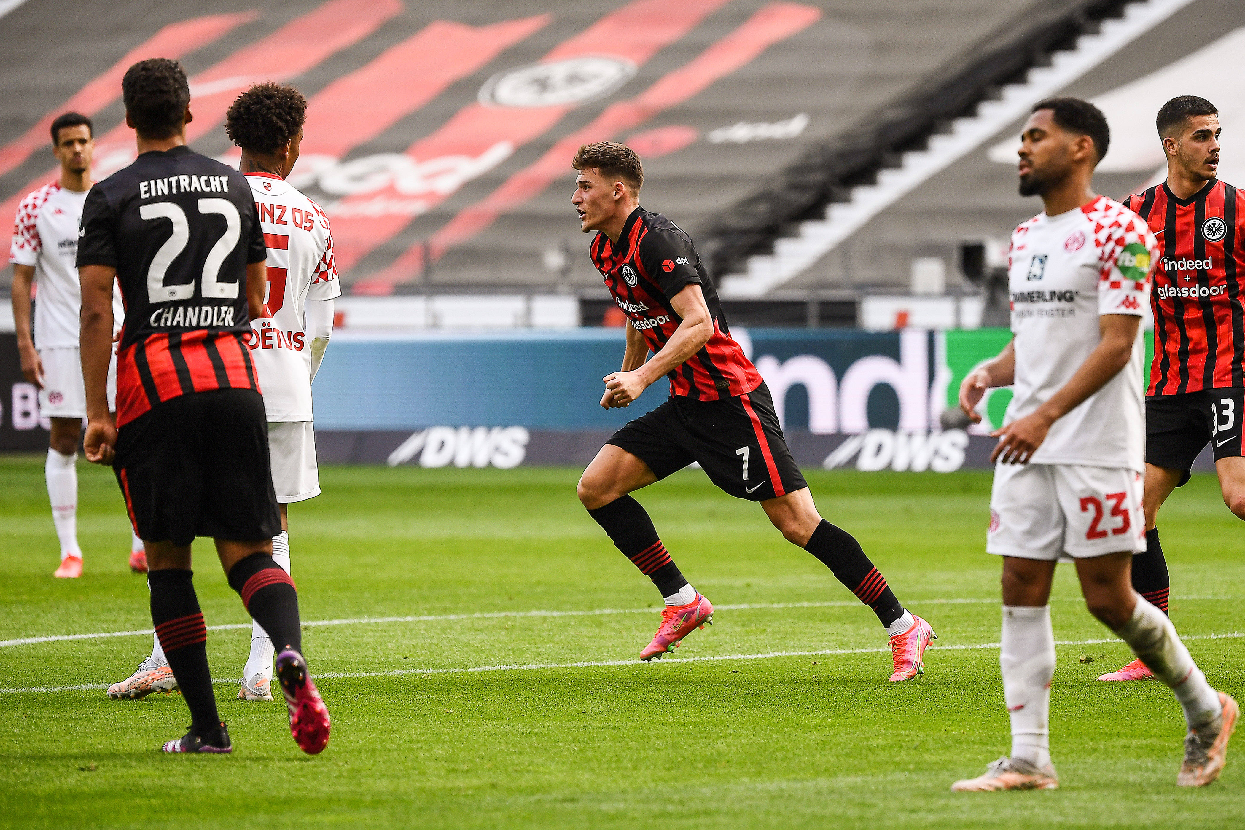 包含法兰克福绝地反击,美因茨难堪重压的词条 包含法兰克福绝地反击,美因茨难堪重压的词条