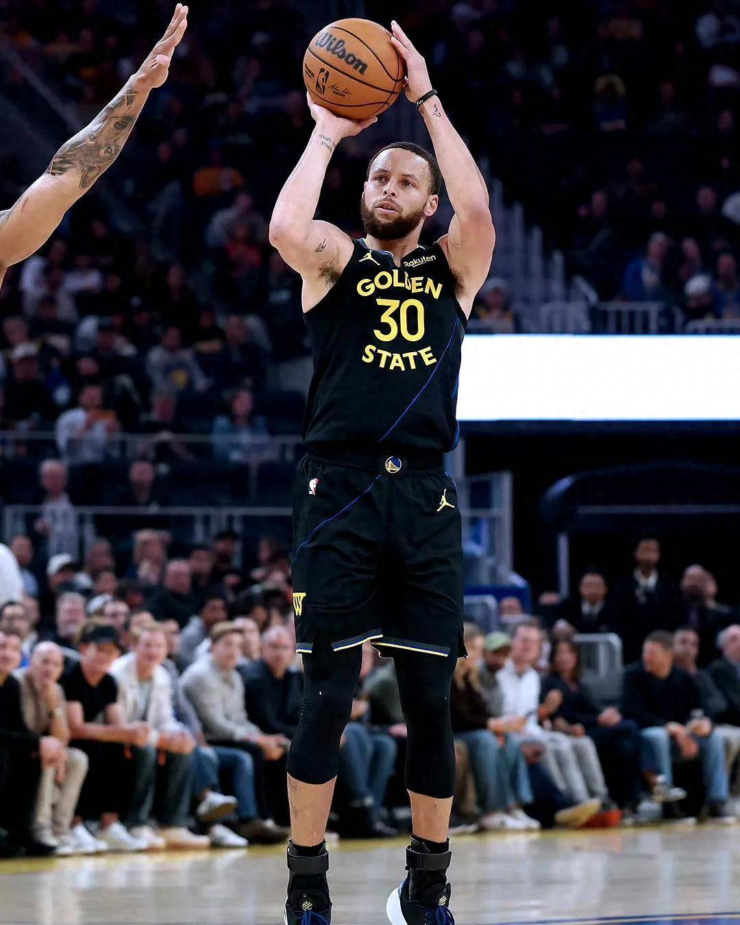 包含勇士完胜奇才,库里33分砍下的词条 包含勇士完胜奇才,库里33分砍下的词条