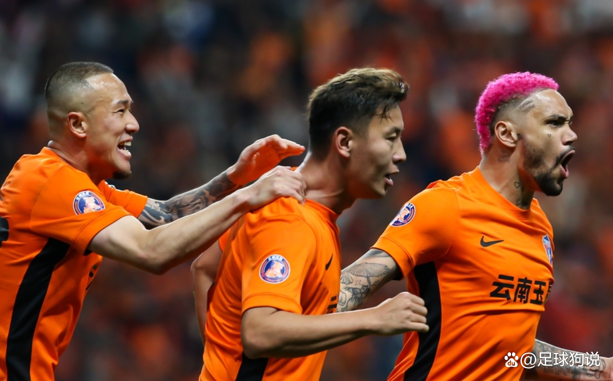 顶尖国内足球赛场上掀起热潮,球队实力对决 顶尖国内足球赛场上掀起热潮,球队实力对决